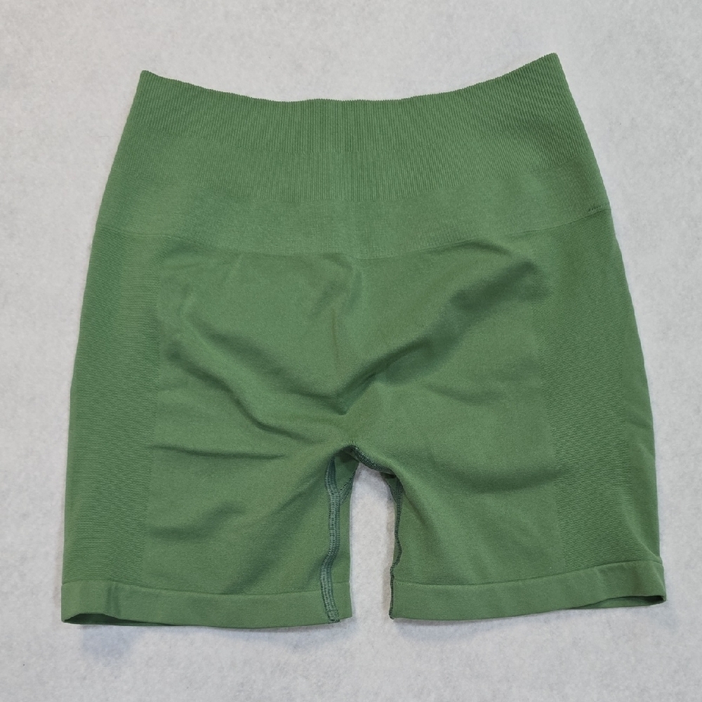 Alphalete Amplify Scrunch Butt Seamless Biker Shorts Green Womens Small